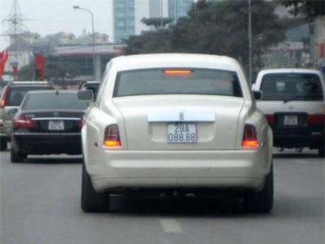 Ngắm d&agrave;n xe si&ecirc;u sang Rolls-Royce ở Việt Nam mang biển tứ qu&yacute; 'si&ecirc;u khủng'