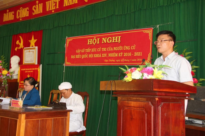 Bộ trưởng Lê Thành Long tiếp xúc cử tri tại Kiên Giang.