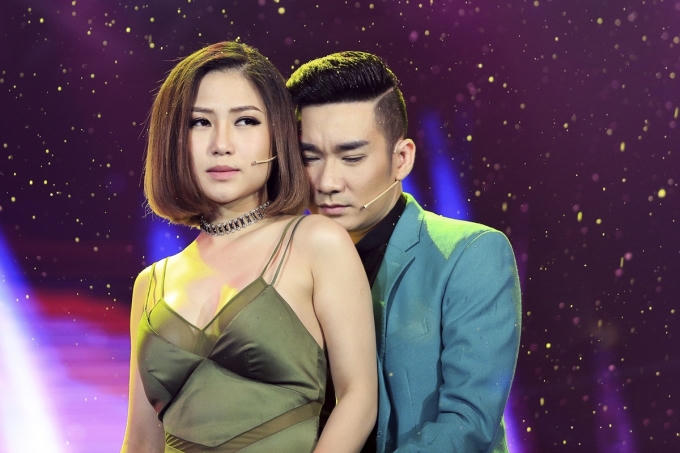 Hương Tr&agrave;m t&igrave;nh tứ mặn nồng b&ecirc;n Quang H&agrave;