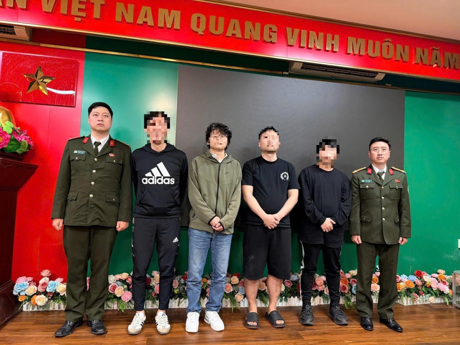 Các đối tượng người nước ngoài trong ổ nhóm lừa đảo.