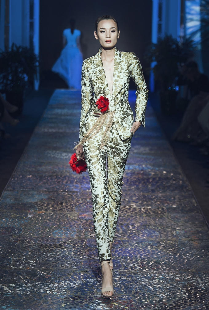 Người mẫu Mâu Thủy.