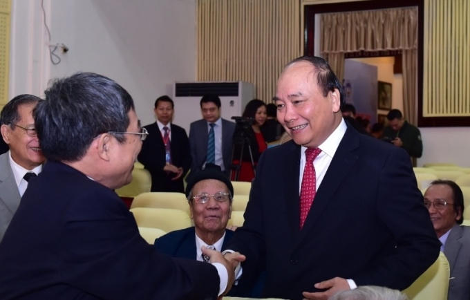 Thủ Tướng gặp gỡ các đại biểu.