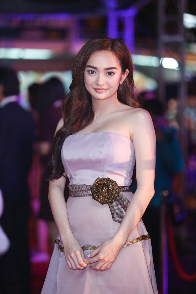 Diễn viên Kaity Nguyễn thành công rực rỡ trong bộ phim "Em chưa 18" kết đôi cùng Kiều Minh Tuấn cũng là vai diễn chính đầu tiên của cả hai.