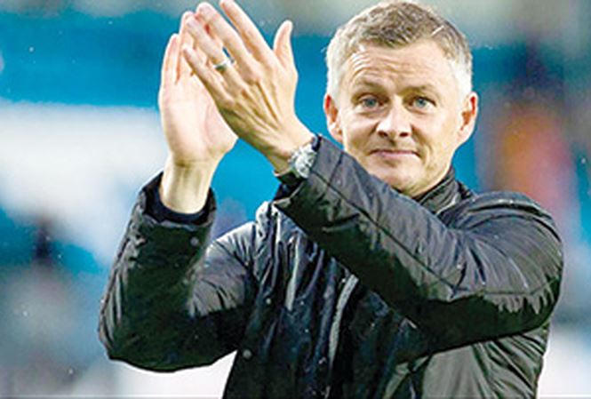 Solskjaer trở lại sân Old Trafford để thay thế Mourinho ngồi lên ghế nóng.