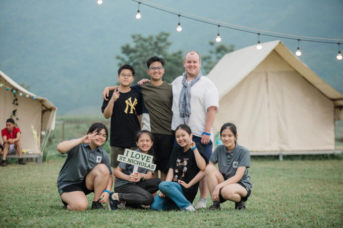 tan-chu-tich-truong-st-nicholas-da-nang-david-amstrong-tieng-anh-giup-mo-cua-buoc-ra-the-gioi(1)