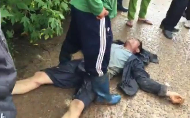 Nạn nhân bất tỉnh sau vụ tai nạn ở cầu sáng ngày 1/11.