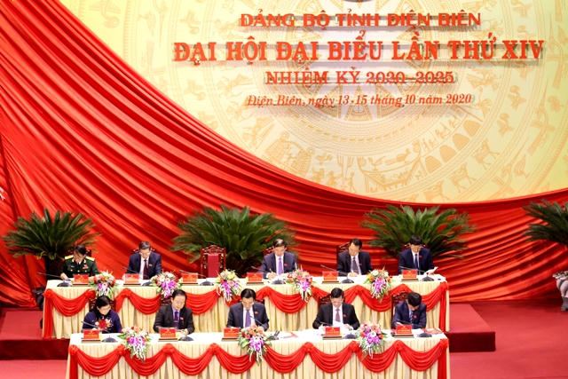 Đoàn Chủ tịch điều hành Đại hội.