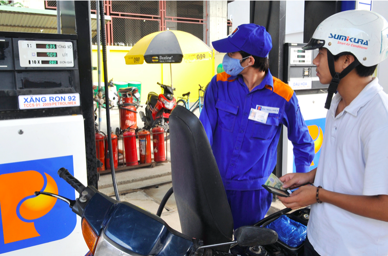 Giá xăng giảm lần thứ 5 liên tiếp.