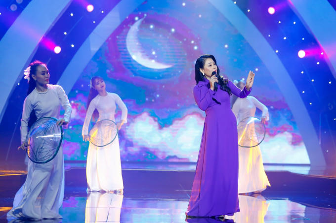 Ca sĩ Đông Đào.