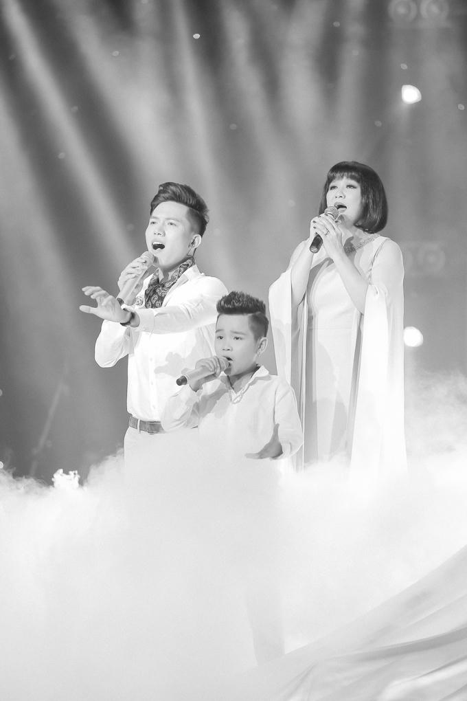 Thu Minh sống lại những ngày tháng hát chung sân khấu cùng ca sĩ Cẩm Vân.