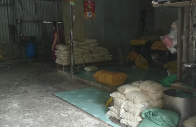 Bên trong cơ sở chế biến rất mất vệ sinh