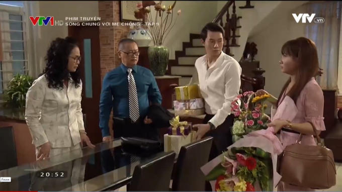 Trở về từ bữa tiệc mừng sinh nhật, bà Phương liên tiếp "gây sự" với cả nhà.