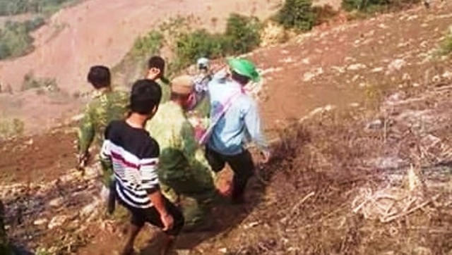 Lực lượng chức năng công an tỉnh Sơn La tiến hành khám nghiệm hiện trường.