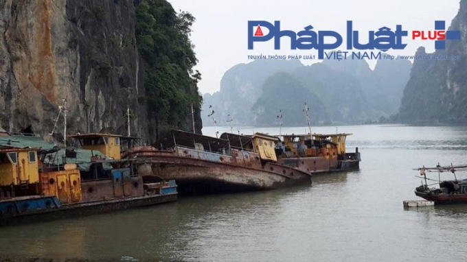 Toàn cảnh những "con tàu ma" nằm chồng chất lên nhau ngay trong lòng kỳ quan thiên nhiên thế giới.