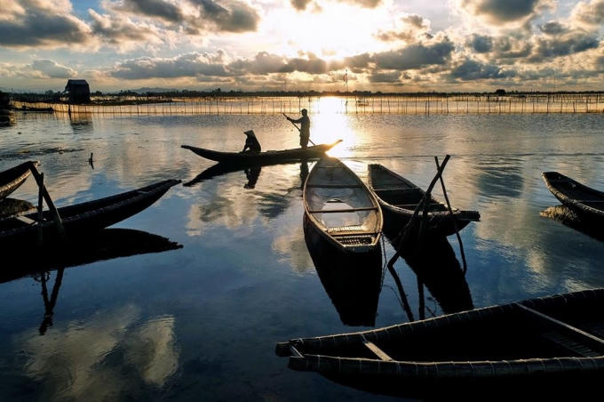 Chiều trên Đầm Chuồn - Ảnh: Chu Quốc Thắng