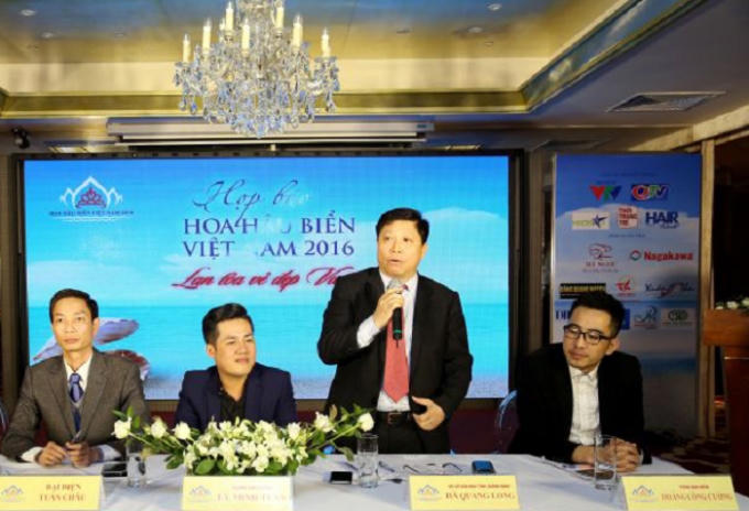 Ông Hà Quang Long, Giám đốc Sở Văn Hóa, Thể Thao và Du Lịch Quảng Ninh thông tin tại buổi Họp báo.