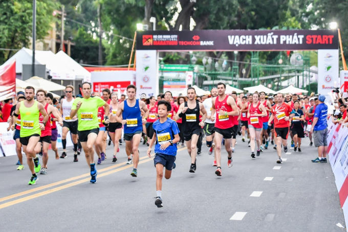 Marathon vốn là một cuộc đua chạy bộ đường trường với chiều dài chính thức là 42,195 km.