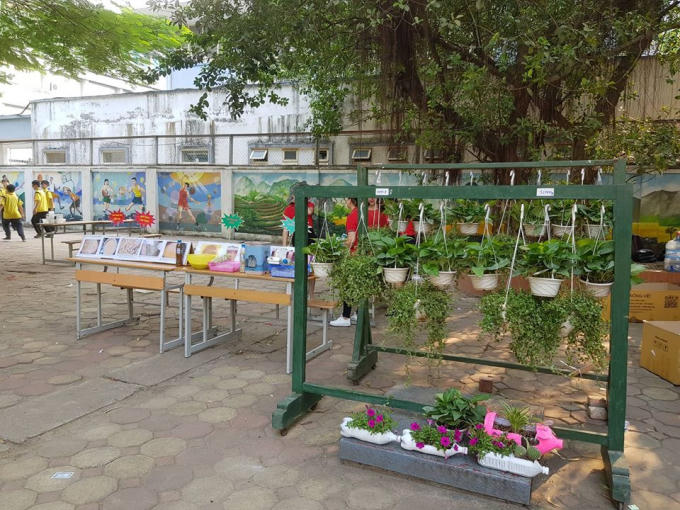 Nhiều hoạt động thực tiễn của các môn học.