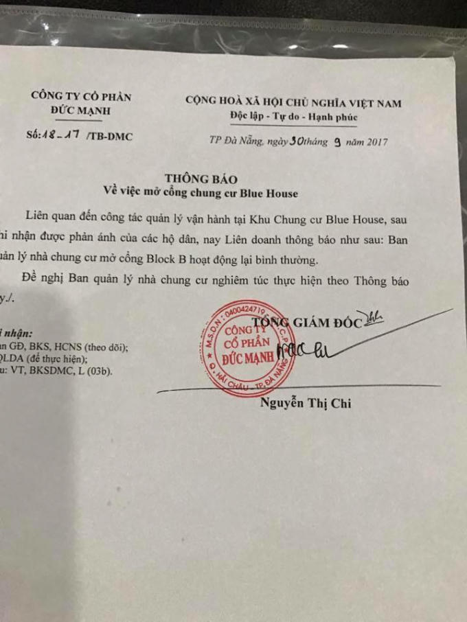 Quyết định mở lại cửa ra vào block B khu chung cư Blue House của bà Nguyễn Thị Chi - Tổng giám đốc Công ty CP Đức Mạnh.