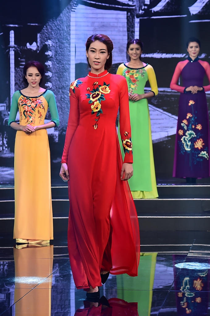 D&agrave;n si&ecirc;u mẫu, Next Top Model tề tựu