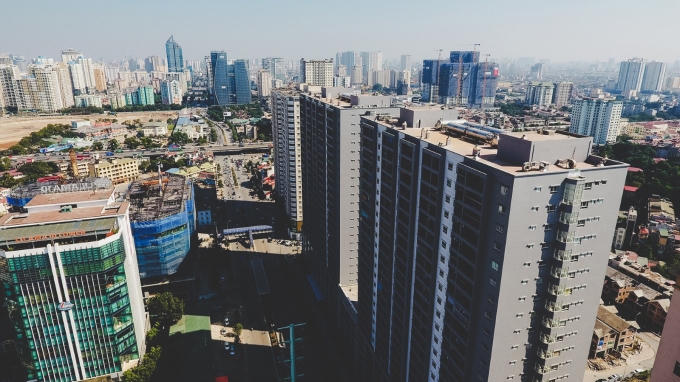 Trung tâm thủ đô tại hướng nhìn từ đường Tố Hữu (địa bàn giáp ranh giữa hai quận Nam Từ Liêm và Thanh Xuân)