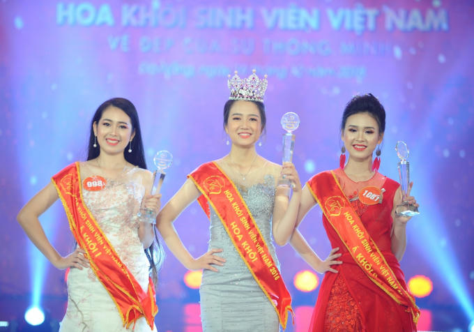 Phương Lan đăng quang Hoa khôi sinh viên Việt Nam 2018 một cách thuyết phục.