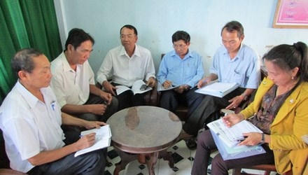 Các hoà giải viên họp trao đổi kinh nghiệm.