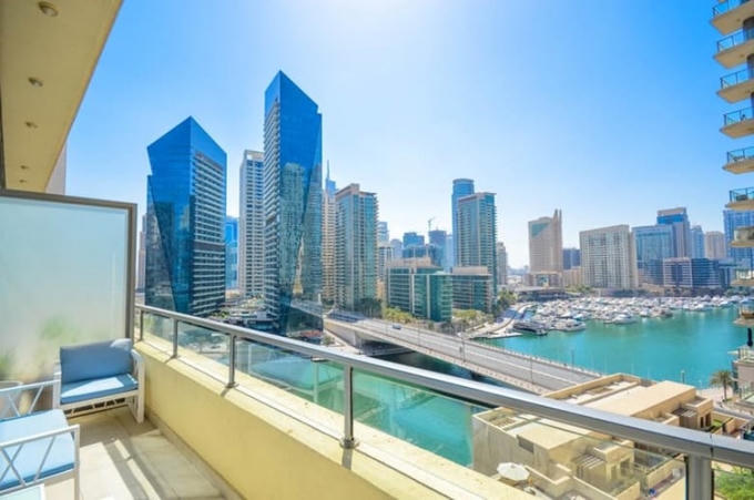 10. Căn Penthouse 6 ph&ograve;ng ngủ ở Dubai Marina, gi&aacute; gần 15 triệu USD: T&ograve;a chung cư Elite ở Dubai Marina c&oacute; diện t&iacute;ch s&agrave;n rộng hơn 3800m2 v&agrave; nằm tr&ecirc;n c&ugrave;ng l&agrave; căn penthouse tuyệt đẹp gi&aacute; gần 15 triệu USD.