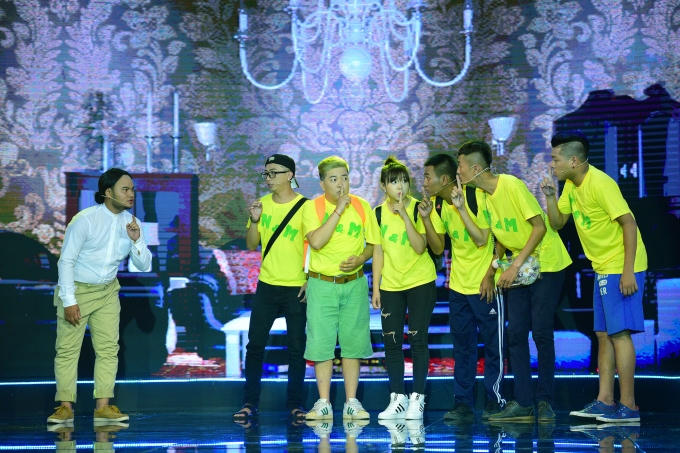 L&agrave;ng h&agrave;i mở hội: Việt Hương &ldquo;nổi da g&agrave;&rdquo; khi xem h&agrave;i kinh dị