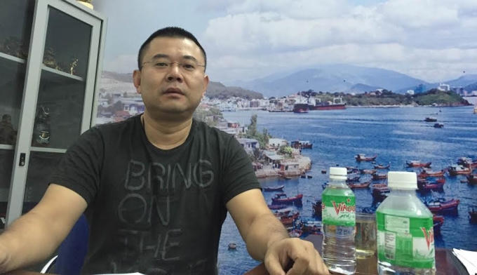 Ông Yang Zhi Ming trong buổi tiếp xúc với phóng viên.