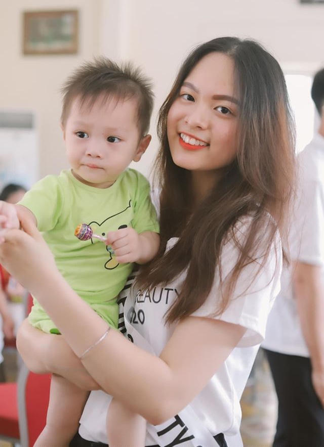 Sau cuộc thi, tân Hoa khôi Báo chí tâm sự cô mong muốn được tham gia nhiều hoạt động xã hội hơn nữa để giúp đỡ thêm nhiều người khó khăn hơn mình.