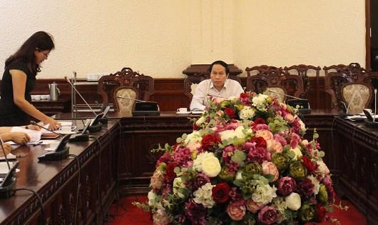Thứ trưởng Lê Tiến Châu nghe báo cáo Dự thảo Nghị định.