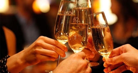 Uống bao nhi&ecirc;u rượu l&agrave; vừa đủ kh&ocirc;ng hại sức khỏe?