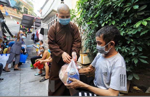 Nhung tam long hao tam danh cho nguoi dan 'xom chay than' mua dich hinh anh 3