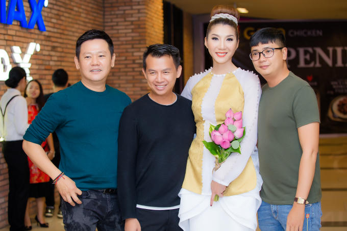 Về bộ phim Mẹ Chồng, Ngọc Quyên cũng bật mí là cô vào vai Mợ Bảy Loan – một người phụ nữ với rất nhiều diễn biến tâm trạng phức tạp không kém phần bí ẩn. Điều khiến Ngọc Quyên nhớ mãi trong suốt quá trình quay phim là cô một lần nữa được tổ chức một đám cưới rất linh đình và trịnh trọng.