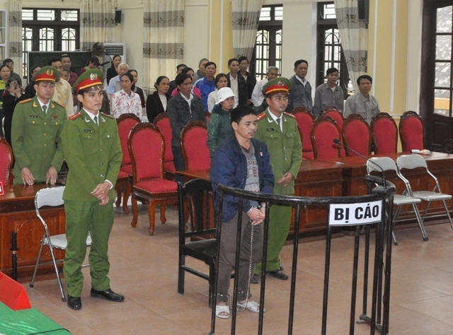 Bị cáo Khôi trước vành móng ngựa.