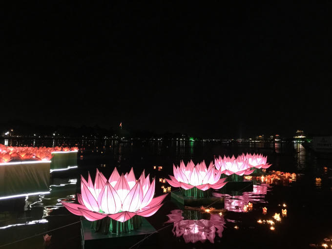 Festival Huế 2018: Nghiêm trang chương trình “Tỏa sáng niềm tin” - Cầu quốc thái dân an