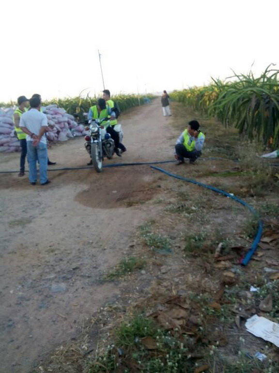 Người đàn ông đang điều khiển chiếc mô tô có phải là CSGT?