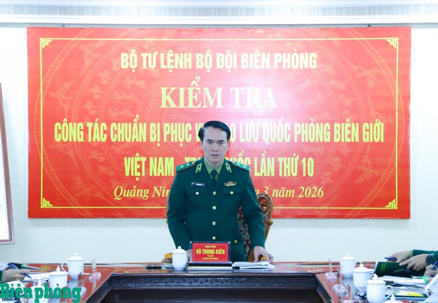 Trung tướng Vũ Chí Kiên, Tư lệnh Bộ đội Biên phòng phát biểu kết luận tại buổi làm việc.