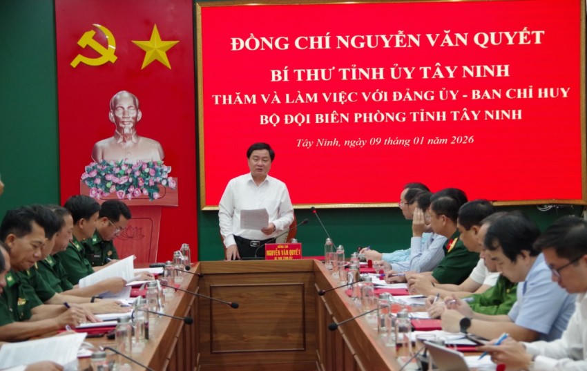 Bí thư Tỉnh ủy Nguyễn Văn Quyết phát biểu kết luận tại hội nghị