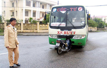 Một vụ tai nạn do gây buýt gây ra. (Ảnh minh họa).