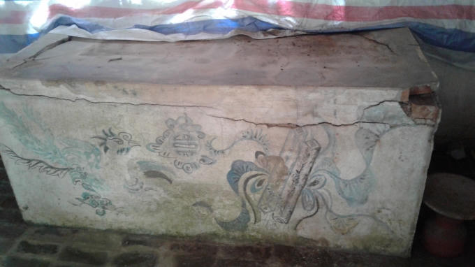 Gần như không có nơi nào trong ngôi đền còn nguyên vẹn.
