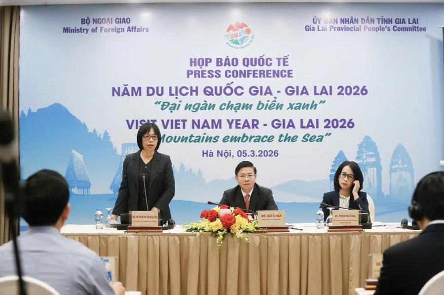 Đại diện Bộ Ngoại giao và UBND tỉnh Gia Lai đồng chủ trì buổi họp báo quốc tế cung cấp thông tin về Năm Du lịch quốc gia - Gia Lai 2026. Ảnh: UBND tỉnh Gia Lai cung cấp.