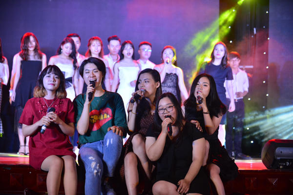 Phút cuối – chương trình tri ân, chia tay sinh viên cuối khóa đã trở thành một bản sắc, thương hiệu mang tên các sinh viên trường Báo.