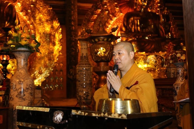 Ninh Bình: Đêm hội hoa đăng cầu Quốc thái Dân an tại chùa Bái Đính