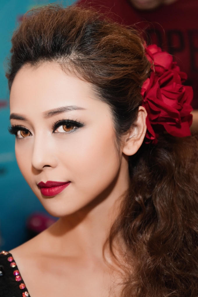 Chí Anh choáng ngợp khi Jennifer