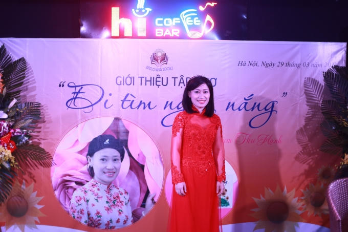 Tác giả tập thơ "Đi tìm ngày nắng" - Phạm Thu Hạnh