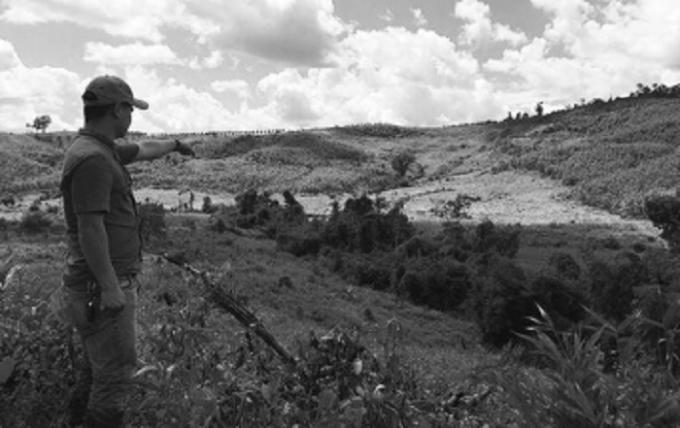 Gia đình ông K’Bốt nhận đấtrừng để trồng cao su trái quy định.