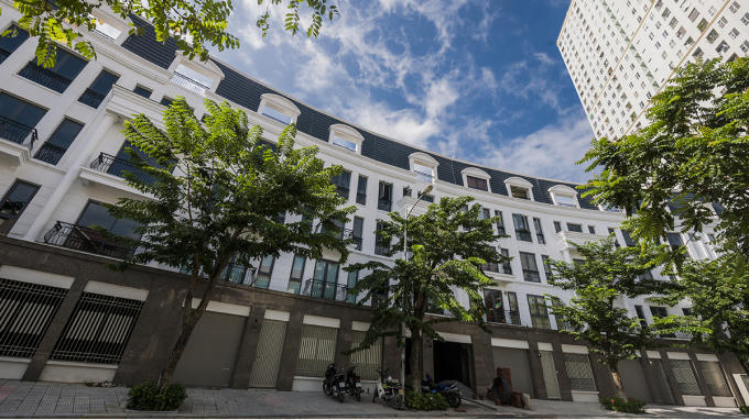 Văn Phú – Invest được nhắc đến nhiều hơn với dự án Khu nhà phố thương mại Victoria ( V5, V6)