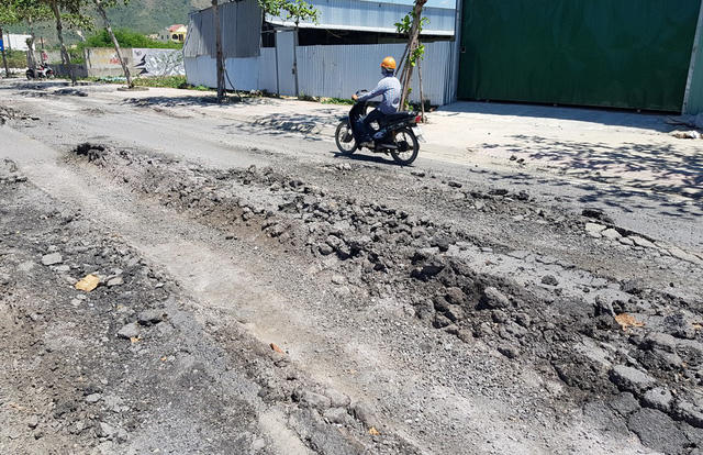 Khánh Hòa: Đường ven biển Nha Trang như “ruộng bậc thang”